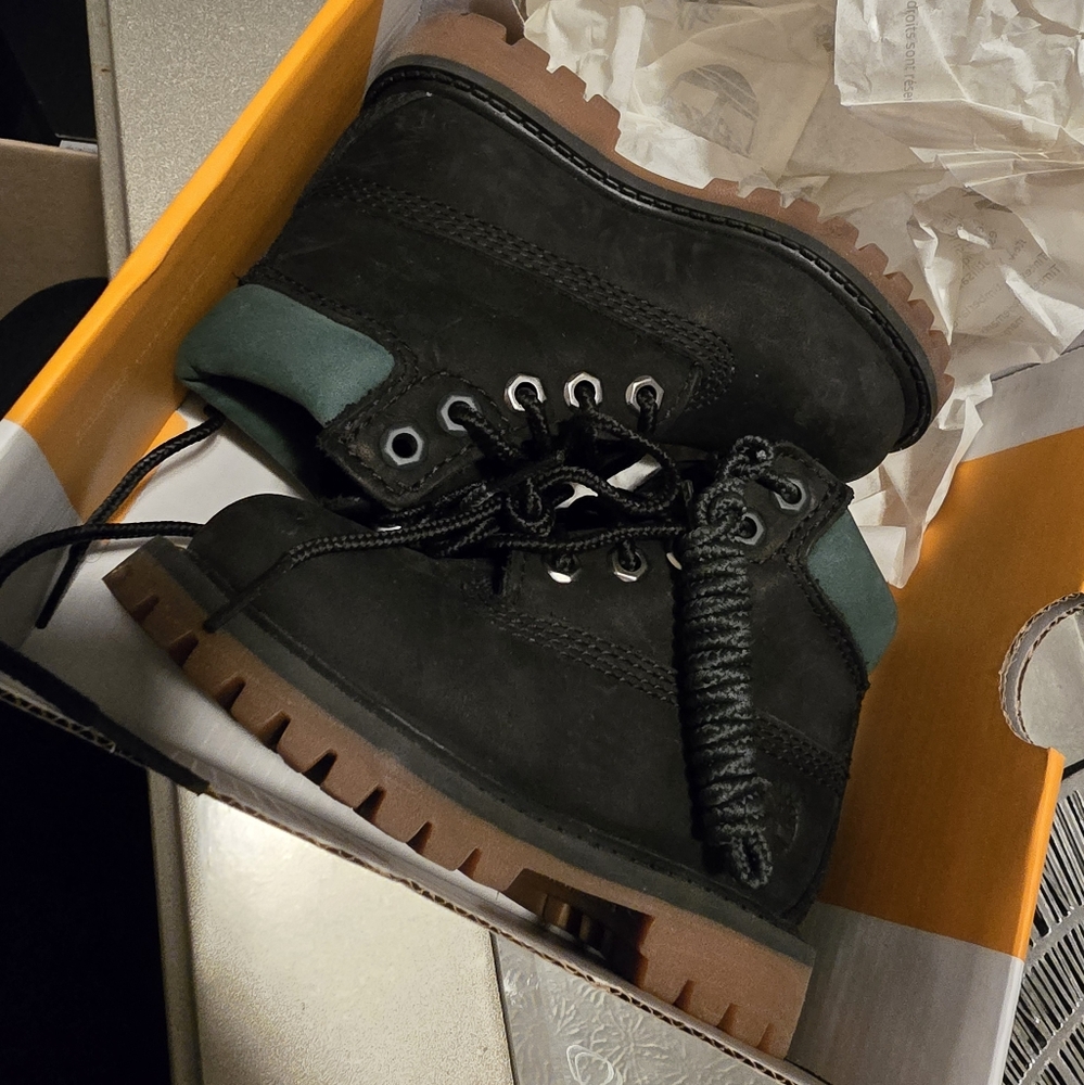 Timberland Black Nubuck Lace-Up Boots Toddler Size 6